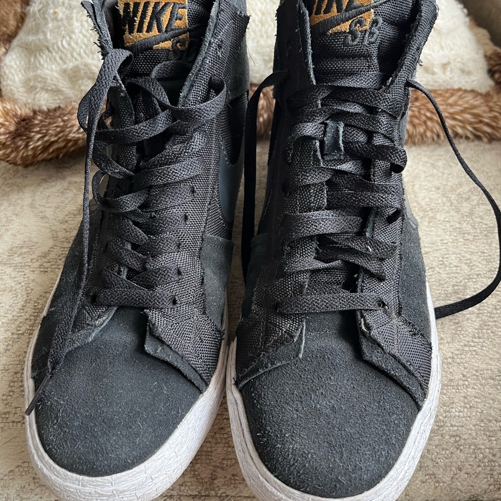 NIKE SB high top black suede sneakers 11